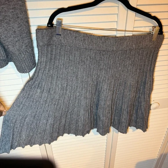 Fashion Nova Pleated Sweater Skirt Set - Grey - Picture 6 of 7